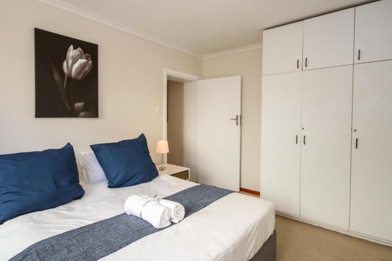 Holiday Home In Sea Point, Fresnaye Città del Capo Esterno foto