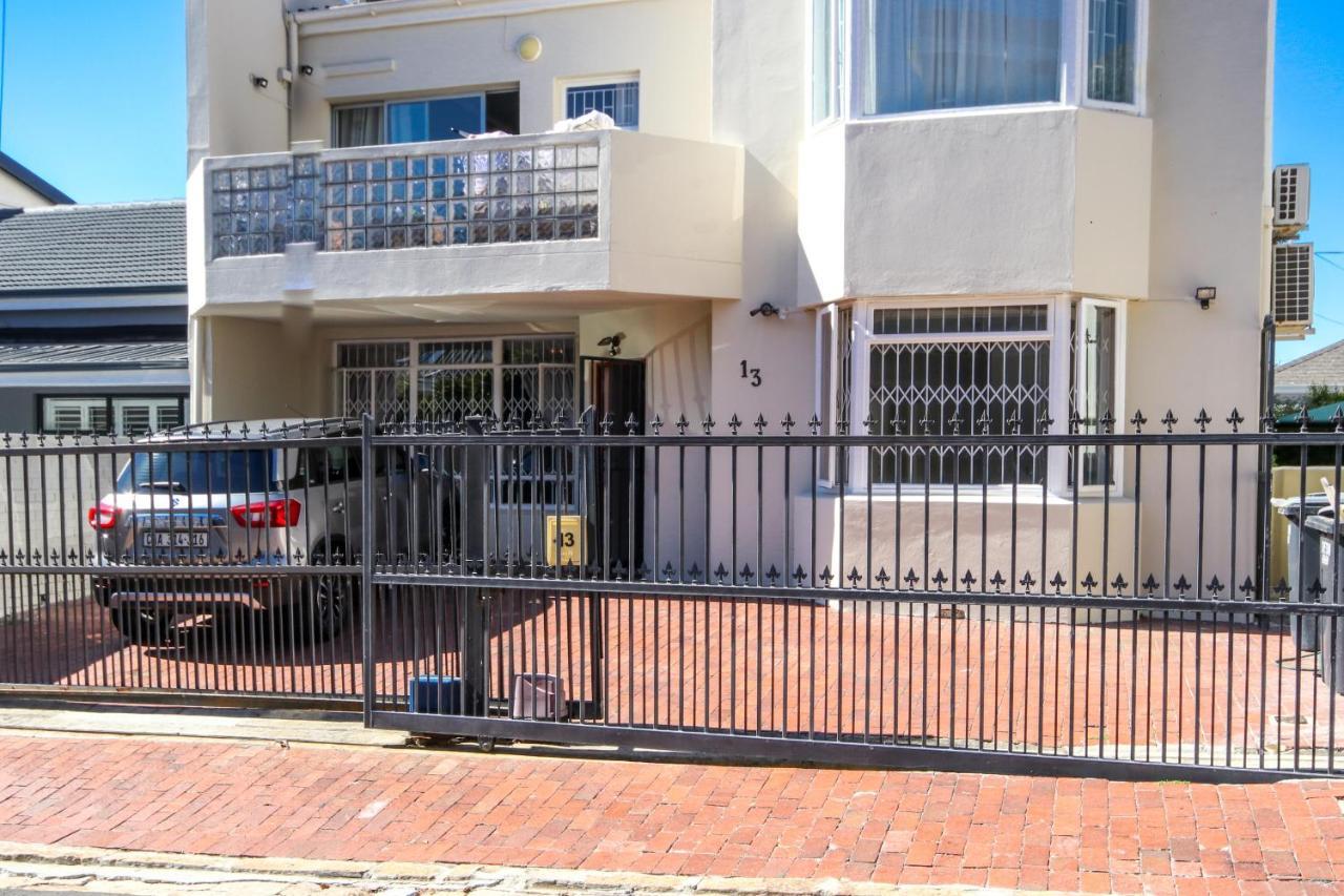 Holiday Home In Sea Point, Fresnaye Città del Capo Esterno foto