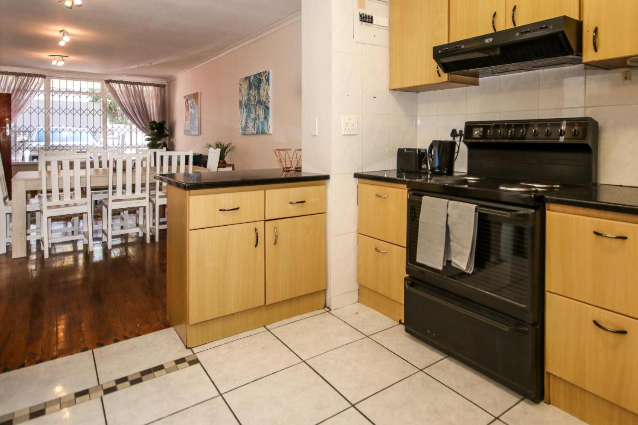 Holiday Home In Sea Point, Fresnaye Città del Capo Esterno foto